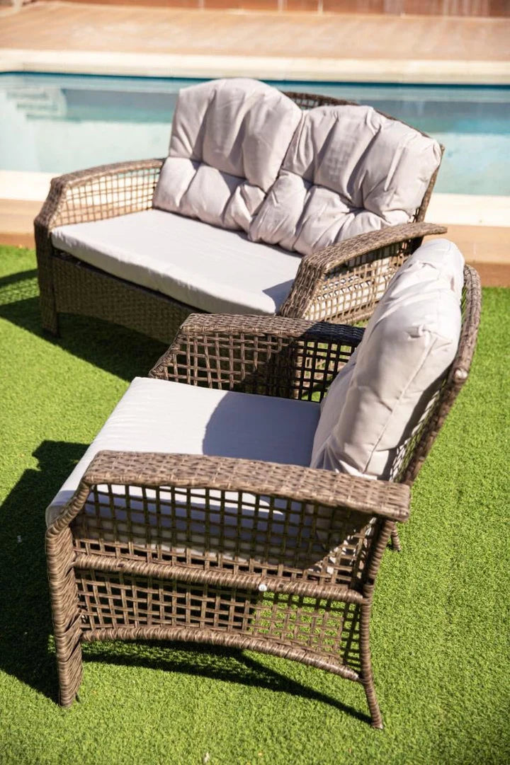 Sofa + 2 Sillas + Mesa. Muebles de Jardin y Terraza de Ratan PE
