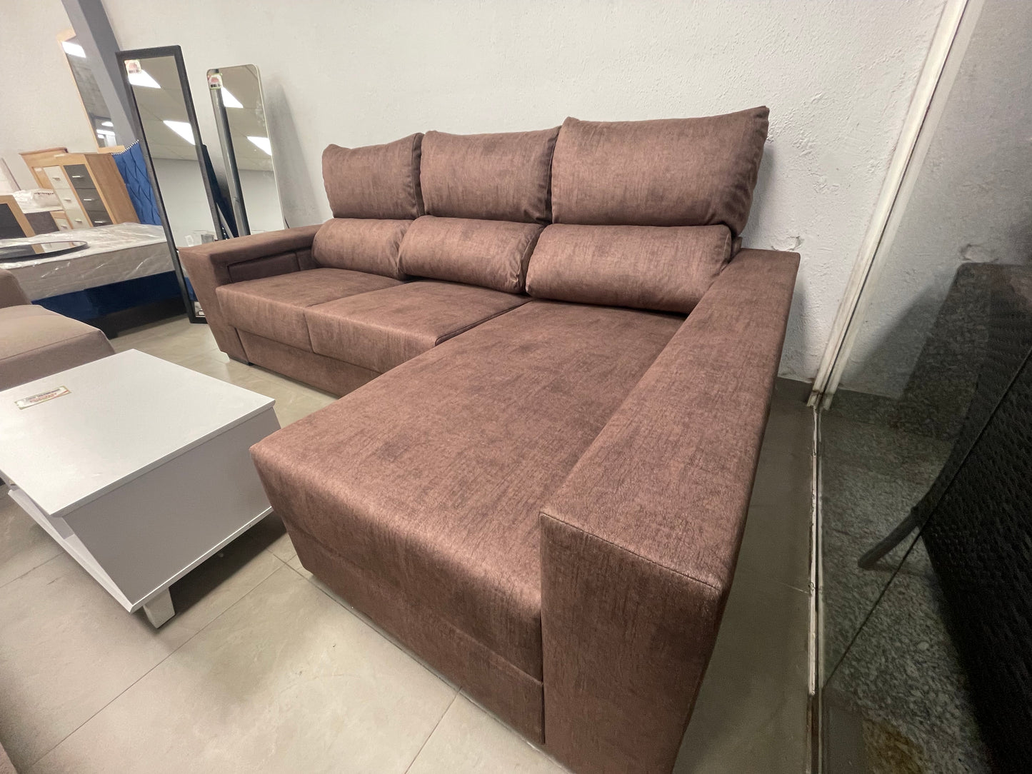 Sofá Setúbal con chaise longue a la derecha
