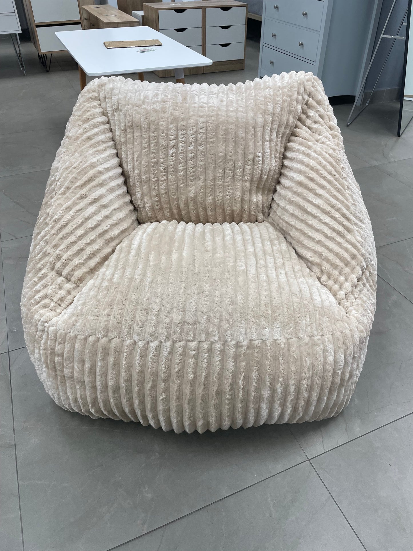 Puff Sillon Clasico en Terciopelo 1 Plaza
 YJ57