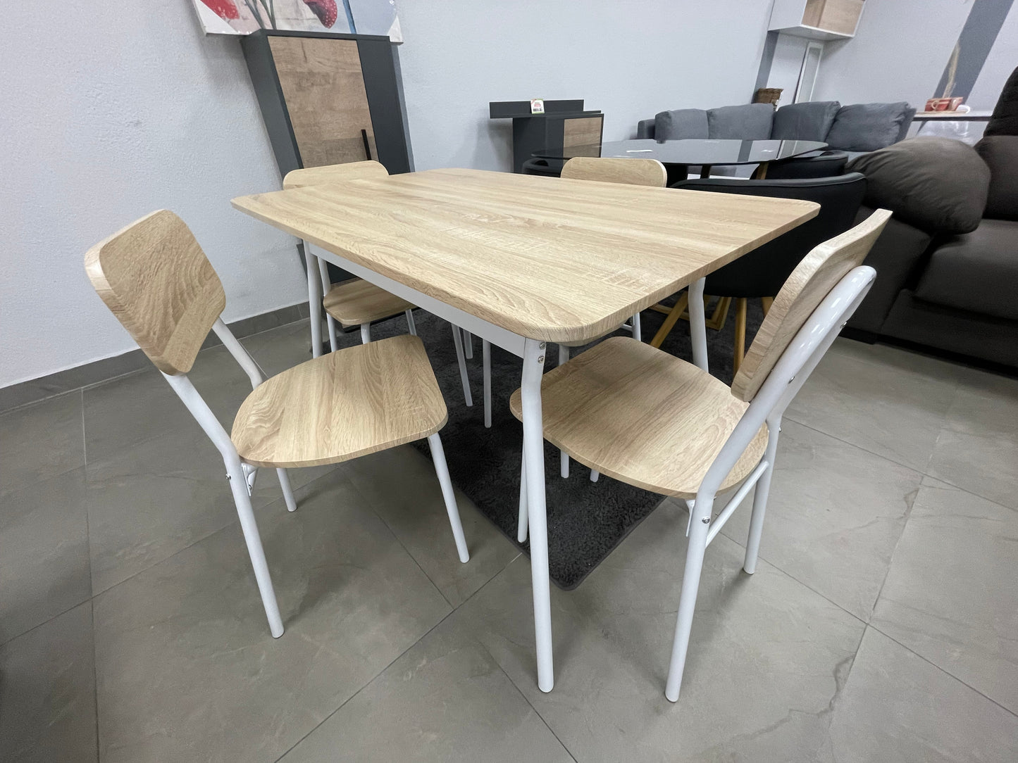 Conjunto de Mesa de Comedor con 4 Sillas, Madera y Metal.