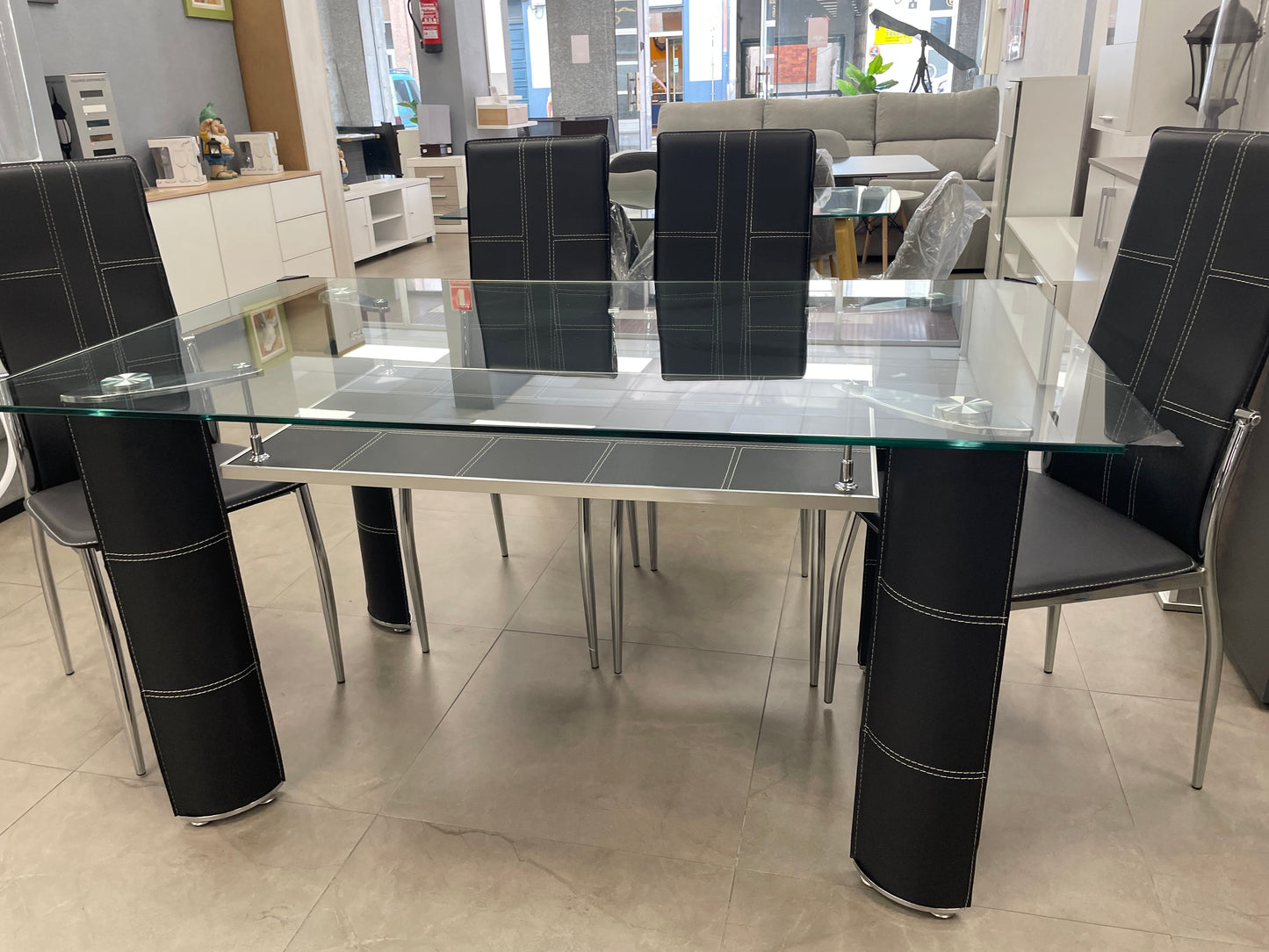 Mesa DT17 y 6 sillas