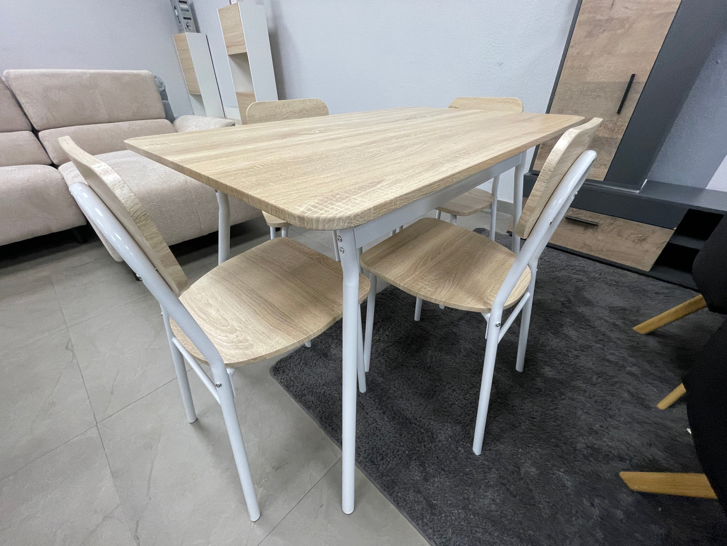 Conjunto de Mesa de Comedor con 4 Sillas, Madera y Metal.