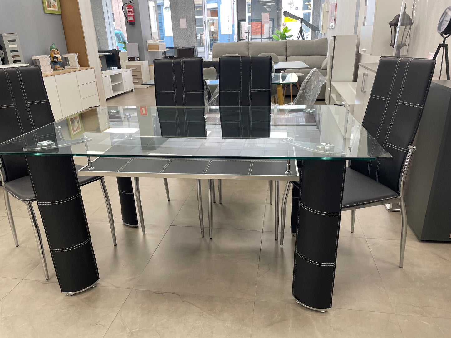 Mesa DT17 y 6 sillas