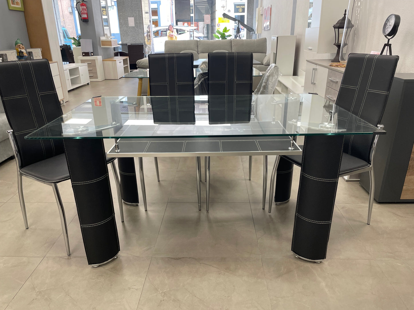 Mesa DT17 y 6 sillas