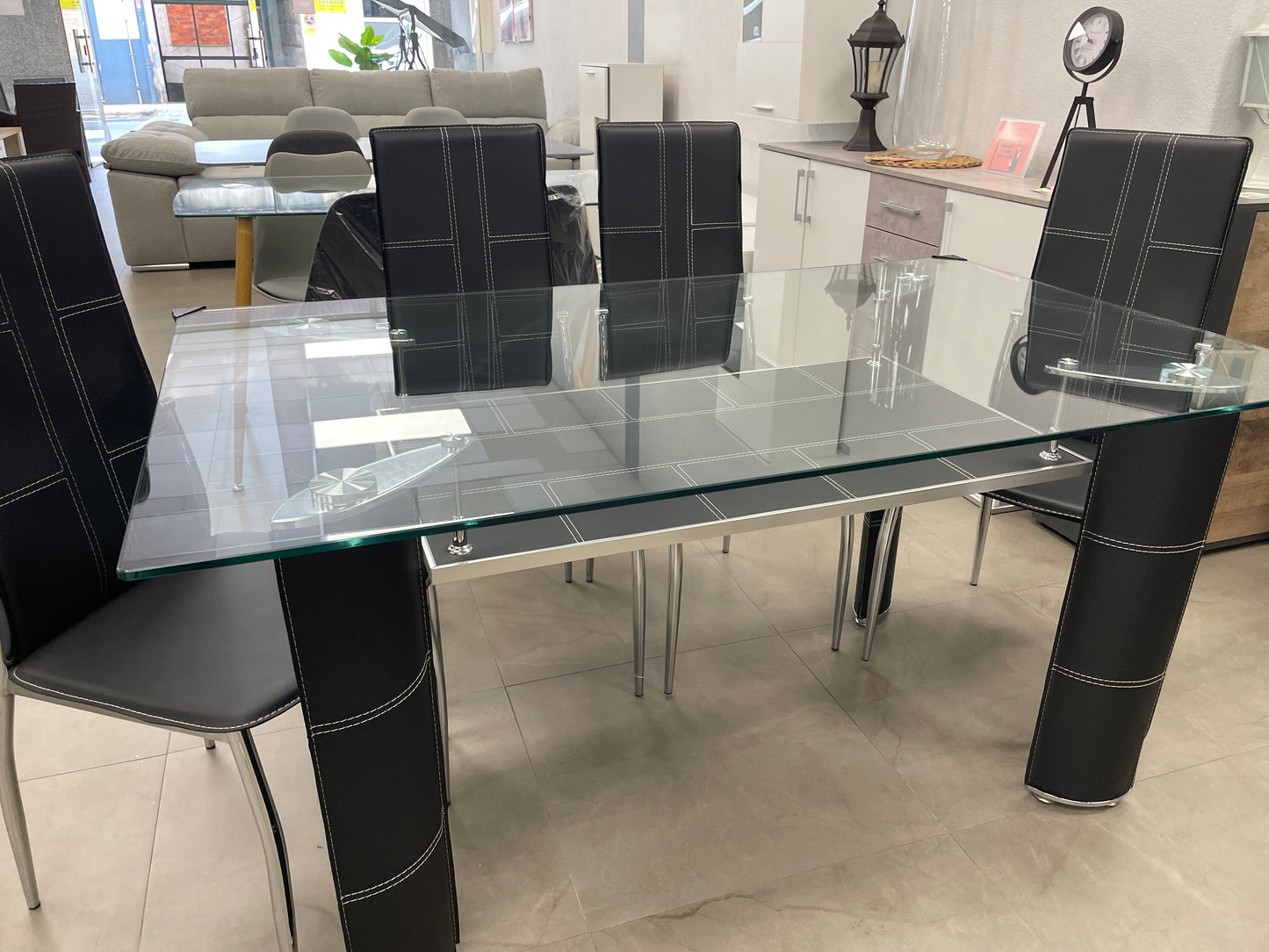 Mesa DT17 y 6 sillas