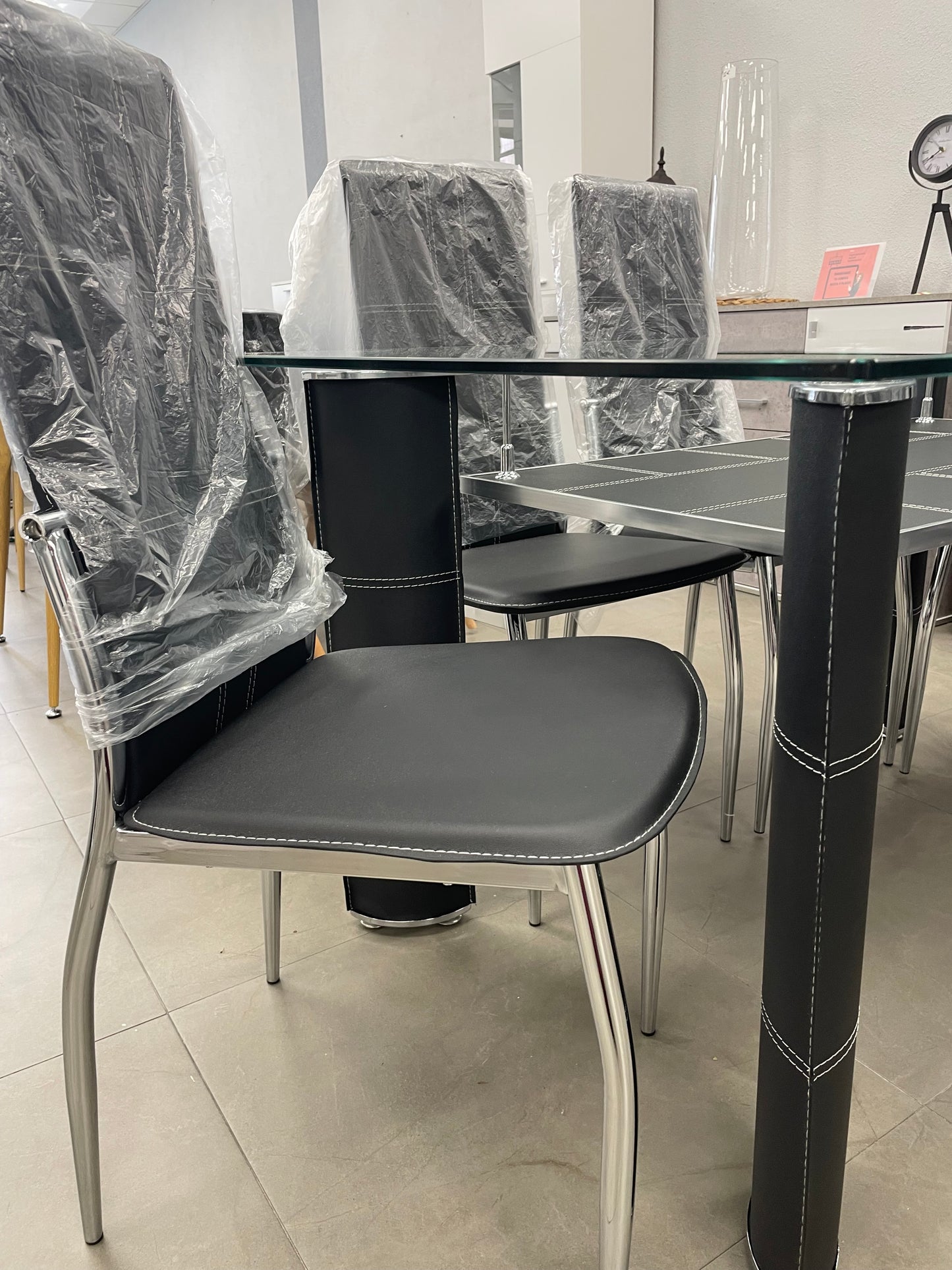 Mesa DT17 y 6 sillas