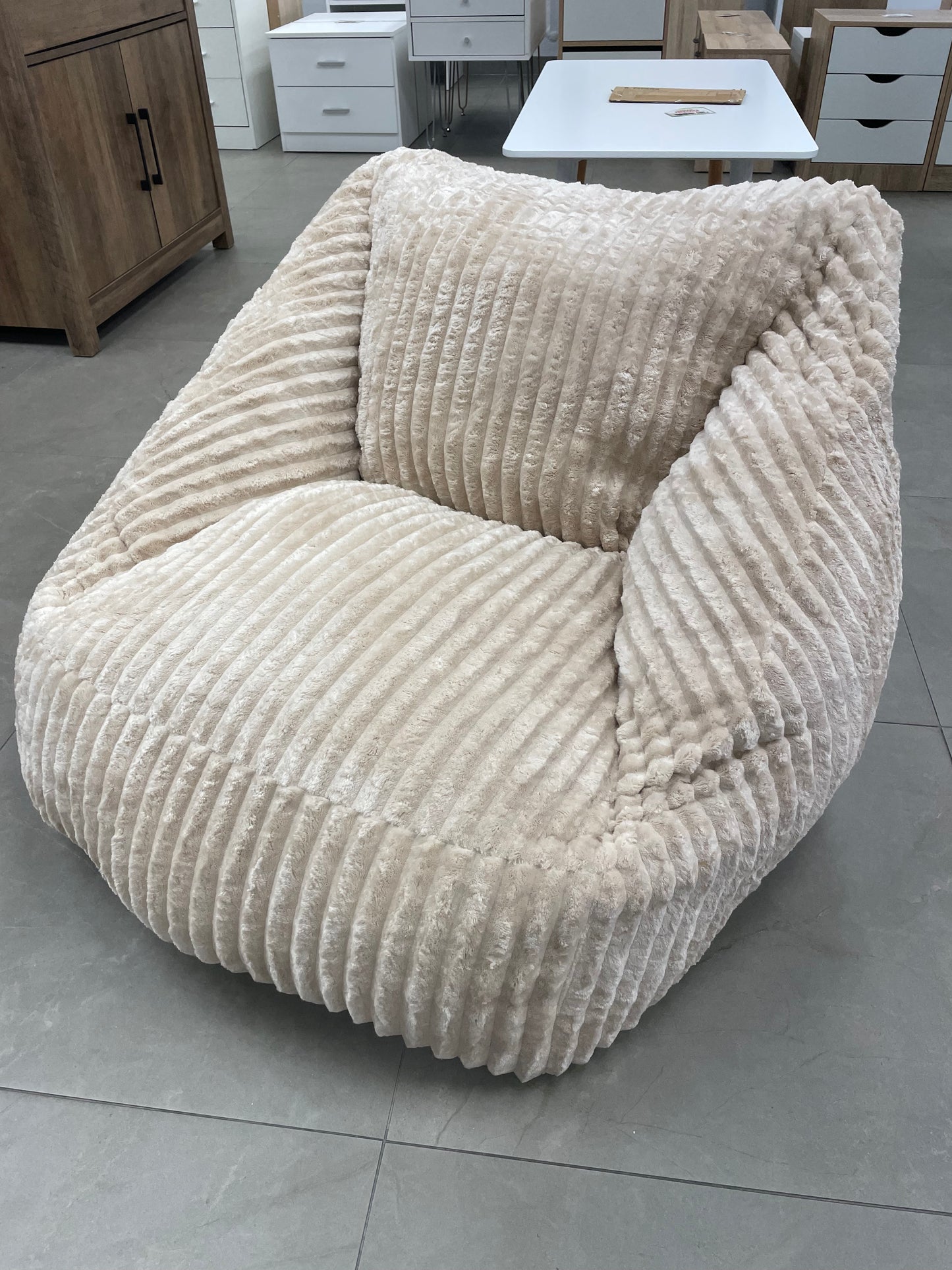 Puff Sillon Clasico en Terciopelo 1 Plaza
 YJ57